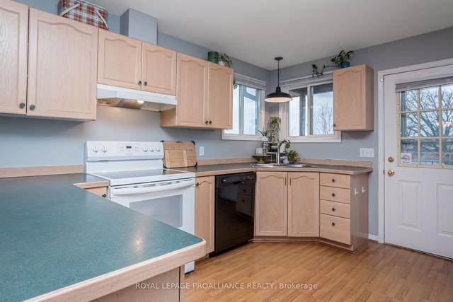 452 Mccallum St, House semidetached with 2 bedrooms, 3 bathrooms and 4 parking in Kingston ON | Image 28