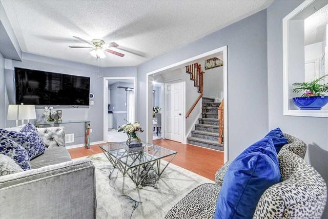 19 Stirrup Crt, House attached with 3 bedrooms, 3 bathrooms and 3 parking in Brampton ON | Image 26