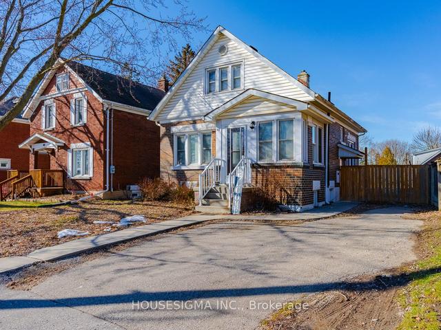 44 Sheldon Ave N, House detached with 3 bedrooms, 2 bathrooms and 3 parking in Kitchener ON | Image 12