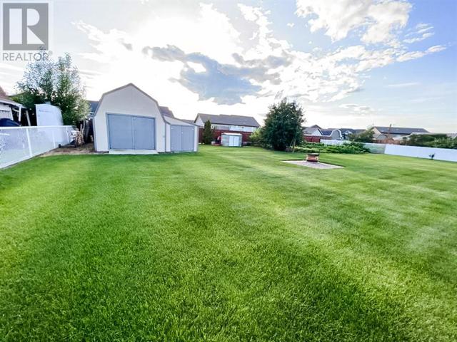 8710 101 Street, House detached with 4 bedrooms, 3 bathrooms and 8 parking in Mackenzie County AB | Image 7