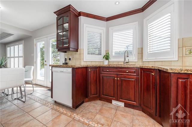 996 Karsh Drive, House detached with 4 bedrooms, 3 bathrooms and 4 parking in Ottawa ON | Image 9