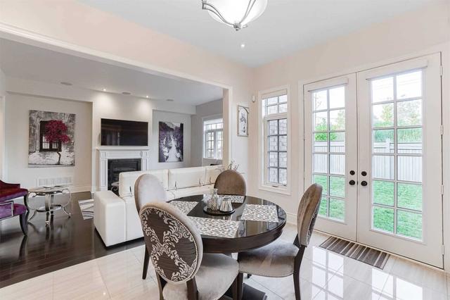 99 Annsleywood Crt, House detached with 4 bedrooms, 6 bathrooms and 9 parking in Vaughan ON | Image 6