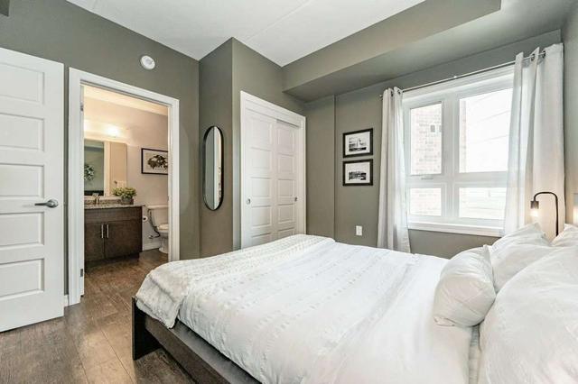 308 - 35 Kingsbury Sq, Condo with 2 bedrooms, 2 bathrooms and 1 parking in Guelph ON | Image 15