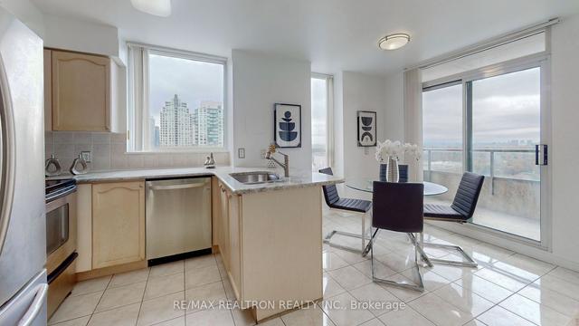 2505 - 23 Hollywood Ave, Condo with 2 bedrooms, 2 bathrooms and 1 parking in Toronto ON | Image 6