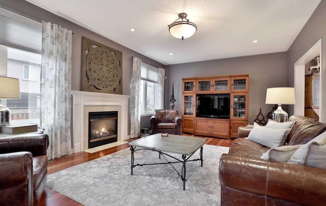2376 Gooseberry Way, House detached with 5 bedrooms, 4 bathrooms and 4 parking in Oakville ON | Image 3