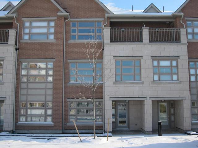 th 11 - 2460 Prince Michael Dr, Townhouse with 3 bedrooms, 3 bathrooms and null parking in Oakville ON | Image 1