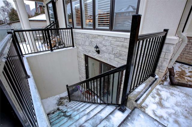 3309 Joan Dr, House detached with 4 bedrooms, 5 bathrooms and 4 parking in Mississauga ON | Image 18