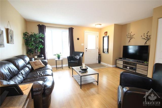4 - 171 Mabel Street, Condo with 2 bedrooms, 1 bathrooms and 1 parking in The Nation ON | Image 3