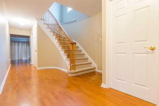 upper - 3385 Beau Rivage Cres