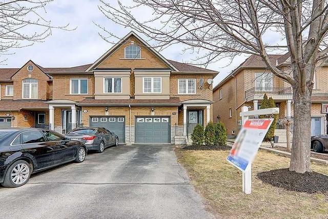 52 Maple Sugar Lane, House attached with 3 bedrooms, 4 bathrooms and 3 parking in Vaughan ON | Card Image