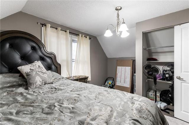 319 West 2nd Street, House detached with 5 bedrooms, 2 bathrooms and null parking in Hamilton ON | Image 12