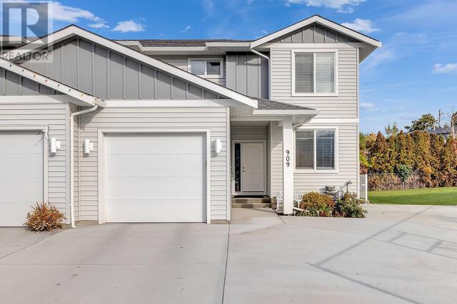 909 Currell Crescent, House detached with 4 bedrooms, 3 bathrooms and 4 parking in Kelowna BC | Image 2