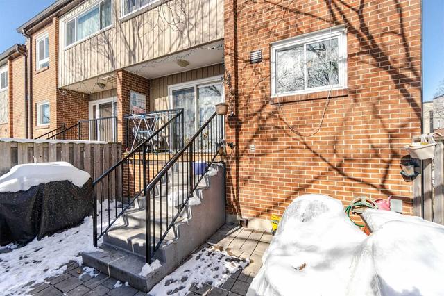 61 - 400 Bloor St, Townhouse with 3 bedrooms, 2 bathrooms and 2 parking in Mississauga ON | Image 21