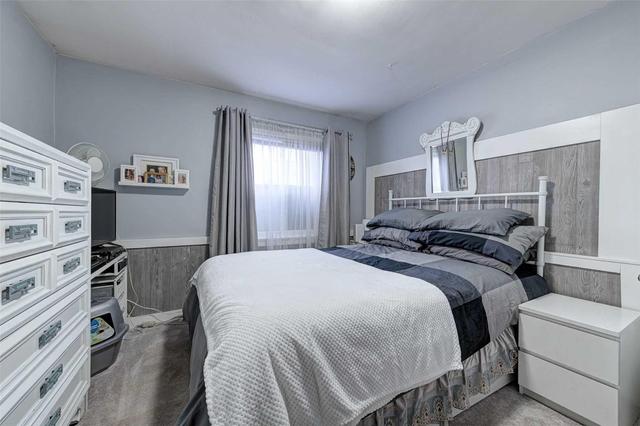 40 Grierson Rd, House detached with 3 bedrooms, 2 bathrooms and 7 parking in Toronto ON | Image 11