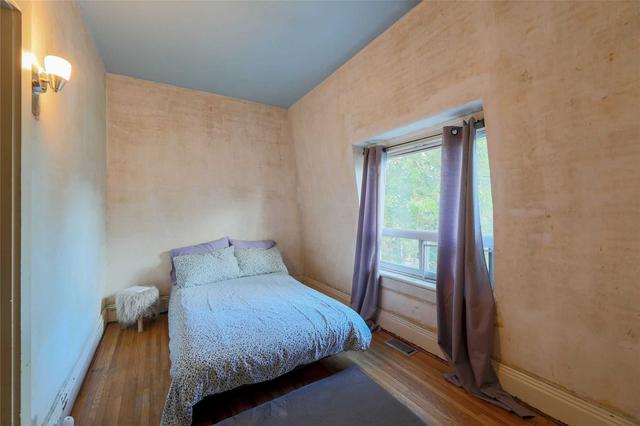 126 Wolfrey Ave, House semidetached with 2 bedrooms, 1 bathrooms and 0 parking in Toronto ON | Image 6