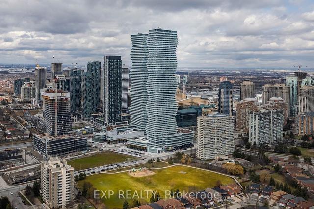 5207 - 3883 Quartz Rd, Condo with 2 bedrooms, 2 bathrooms and 1 parking in Mississauga ON | Image 1