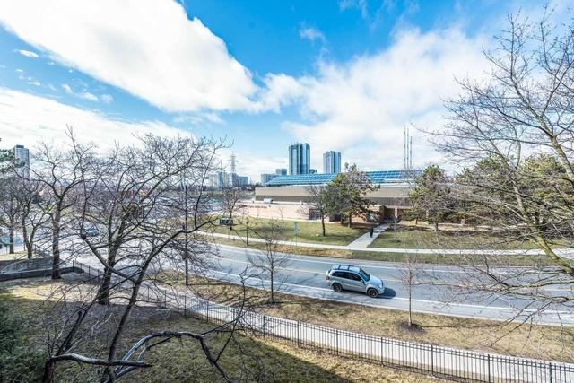 206 - 150 Leeward Glenway Way, Townhouse with 4 bedrooms, 2 bathrooms and 1 parking in Toronto ON | Image 18