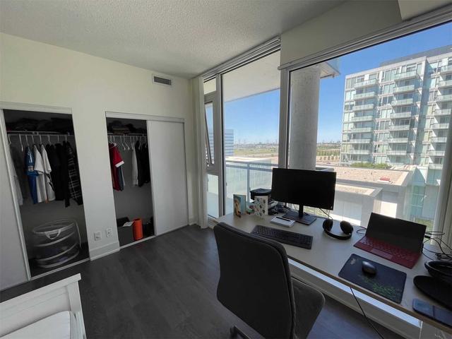 913k - 180 Enterprise Blvd, Condo with 2 bedrooms, 2 bathrooms and 1 parking in Markham ON | Image 3