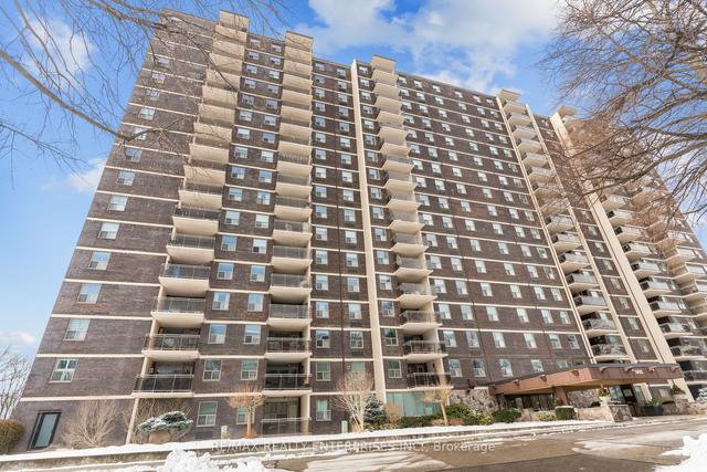 1605 - 966 Inverhouse Dr, Condo with 3 bedrooms, 2 bathrooms and 1 parking in Mississauga ON | Image 1