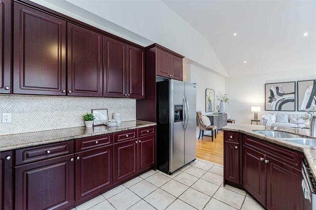 6845 Golden Hills Way, House detached with 4 bedrooms, 4 bathrooms and 4 parking in Mississauga ON | Image 6
