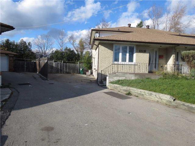 1259 Shadeland Dr, House semidetached with 4 bedrooms, 3 bathrooms and 4 parking in Mississauga ON | Image 1