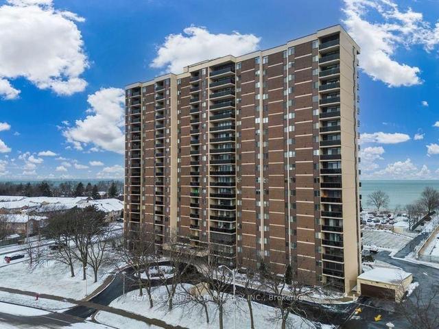203 - 301 Frances Ave, Condo with 3 bedrooms, 2 bathrooms and 1 parking in Hamilton ON | Image 1