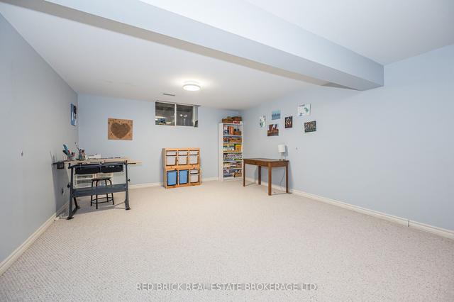 61 Gibbs Cres, House detached with 3 bedrooms, 3 bathrooms and 4 parking in Guelph ON | Image 28