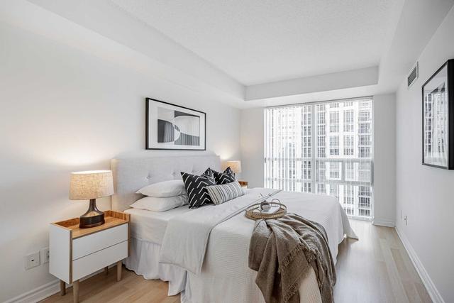 1406 - 5 Michael Power Pl, Condo with 1 bedrooms, 1 bathrooms and 1 parking in Toronto ON | Image 15