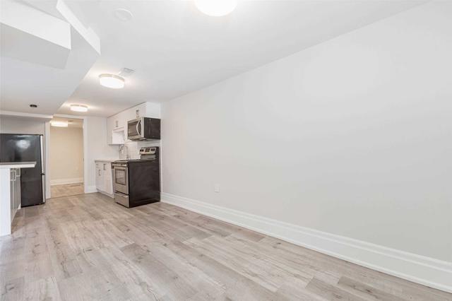 bsmt - 2 Parr St, House attached with 2 bedrooms, 1 bathrooms and 0 parking in Toronto ON | Image 3