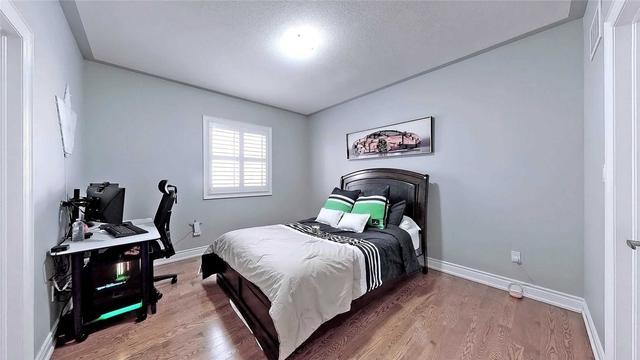 11 Strength St, House detached with 4 bedrooms, 6 bathrooms and 6 parking in Brampton ON | Image 10