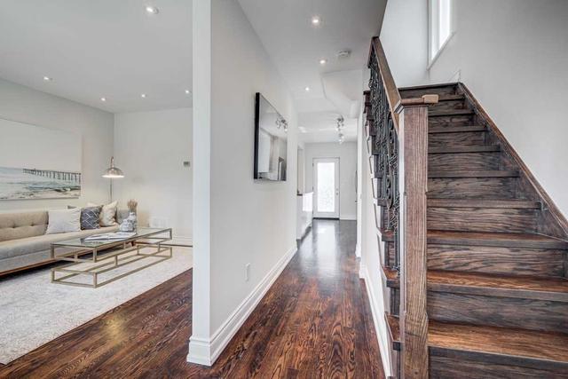 455 Oakwood Ave, House semidetached with 3 bedrooms, 3 bathrooms and 4 parking in Toronto ON | Image 21