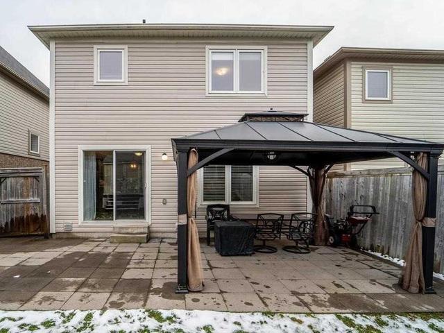 832 Taggart Cres