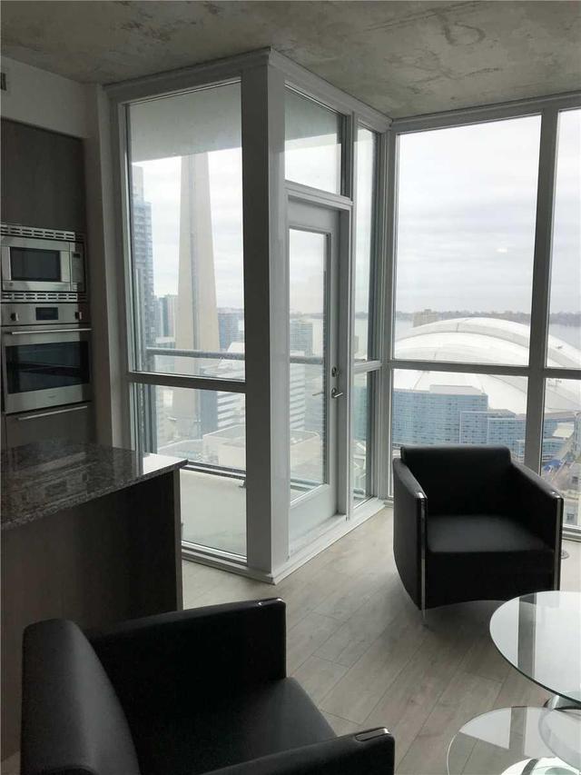 3307 - 88 Blue Jays Way, Condo with 1 bedrooms, 1 bathrooms and 1 parking in Toronto ON | Image 1