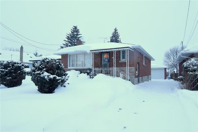 112 Townline Road W, House detached with 3 bedrooms, 1 bathrooms and 4 parking in St. Catharines ON | Image 1