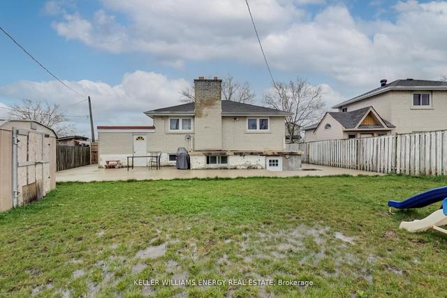 20 Strathavon Dr, House detached with 3 bedrooms, 3 bathrooms and 5 parking in Toronto ON | Image 22