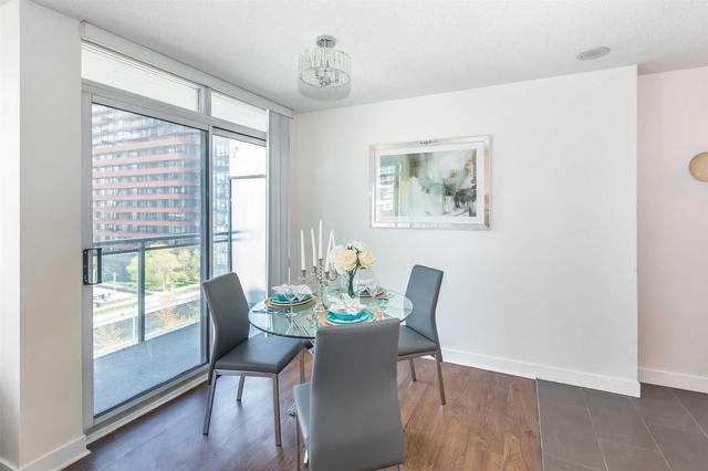 1003 - 15 Fort York Blvd, Condo with 2 bedrooms, 2 bathrooms and 1 parking in Toronto ON | Image 6