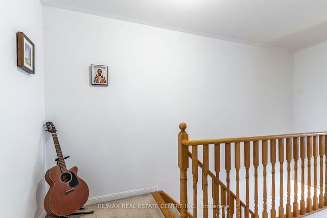 40 Palomino Tr, Townhouse with 3 bedrooms, 2 bathrooms and 2 parking in Halton Hills ON | Image 25