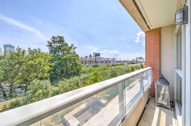 th10 - 6 Pirandello St, Townhouse with 2 bedrooms, 2 bathrooms and 1 parking in Toronto ON | Image 13