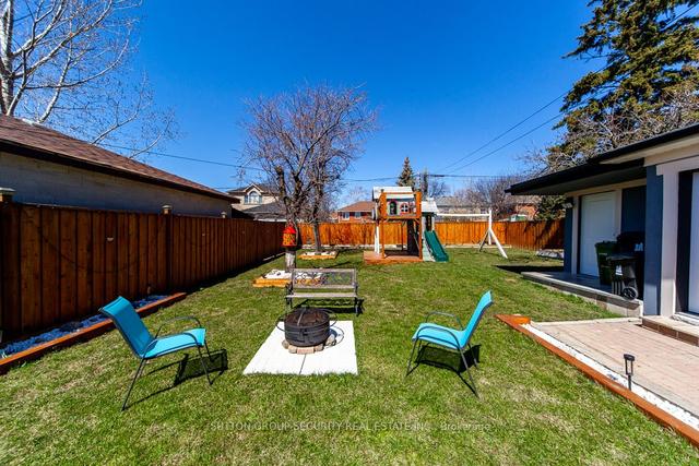 30 Battersea Cres, House detached with 2 bedrooms, 2 bathrooms and 6 parking in Toronto ON | Image 28