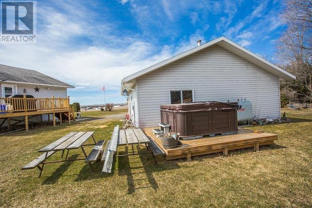 736 Pioneer Rd|Huron Shores Township, House detached with 4 bedrooms, 2 bathrooms and null parking in Huron Shores ON | Image 35