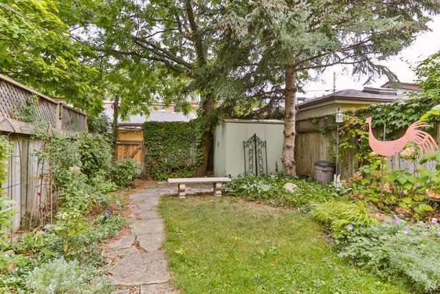 215 Ashworth Ave, House semidetached with 3 bedrooms, 2 bathrooms and 1 parking in Toronto ON | Image 15