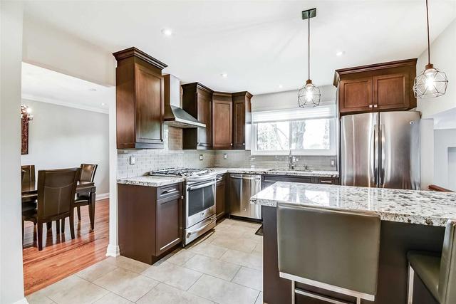 486 Tedwyn Dr, House detached with 3 bedrooms, 3 bathrooms and 3 parking in Mississauga ON | Image 19