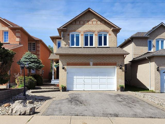 1126 Gossamer Dr, House detached with 4 bedrooms, 3 bathrooms and 4 parking in Pickering ON | Image 12