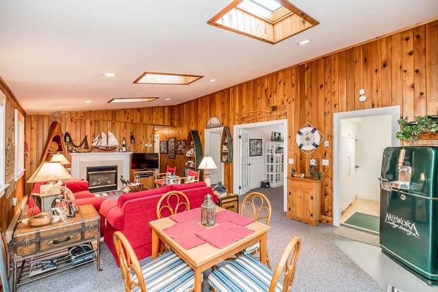 86 Sugarbush Tr, House detached with 6 bedrooms, 2 bathrooms and 6 parking in Kawartha Lakes ON | Image 11