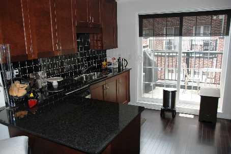 th40 - 99 The Queensway, Townhouse with 3 bedrooms, 3 bathrooms and 1 parking in Toronto ON | Image 3