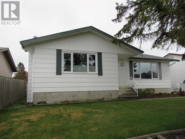5423 54 Street, House detached with 4 bedrooms, 2 bathrooms and 1 parking in Rocky Mountain House AB | Card Image