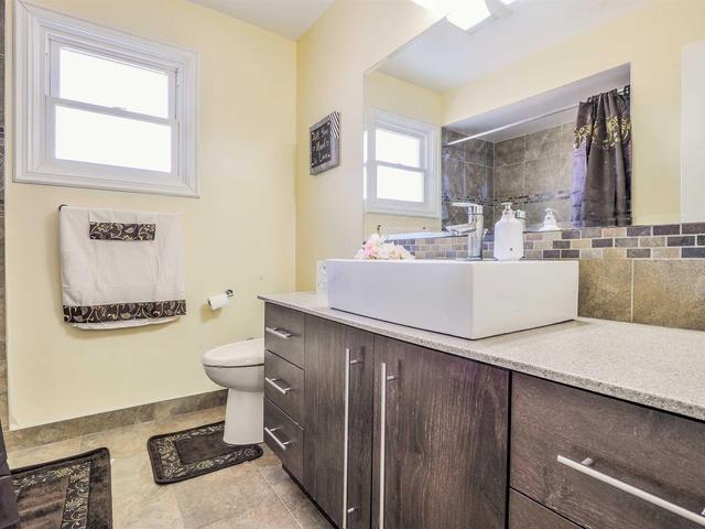 12 La Rose Crt, House detached with 4 bedrooms, 4 bathrooms and 4 parking in Brampton ON | Image 16
