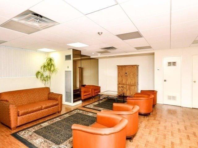 208 - 3700 Kaneff Cres, Condo with 2 bedrooms, 2 bathrooms and 2 parking in Mississauga ON | Image 5