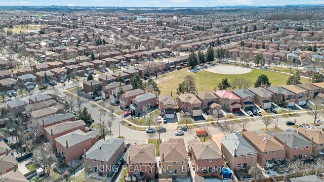 19 Kirk Dr, House detached with 5 bedrooms, 5 bathrooms and 8 parking in Brampton ON | Image 32