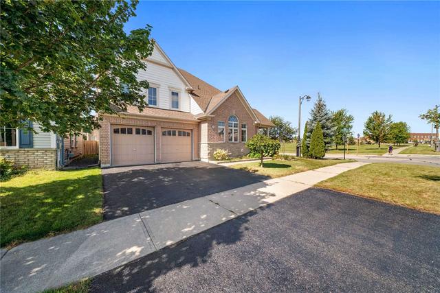 2074 Bridle Rd, House detached with 4 bedrooms, 4 bathrooms and 6 parking in Oshawa ON | Image 12